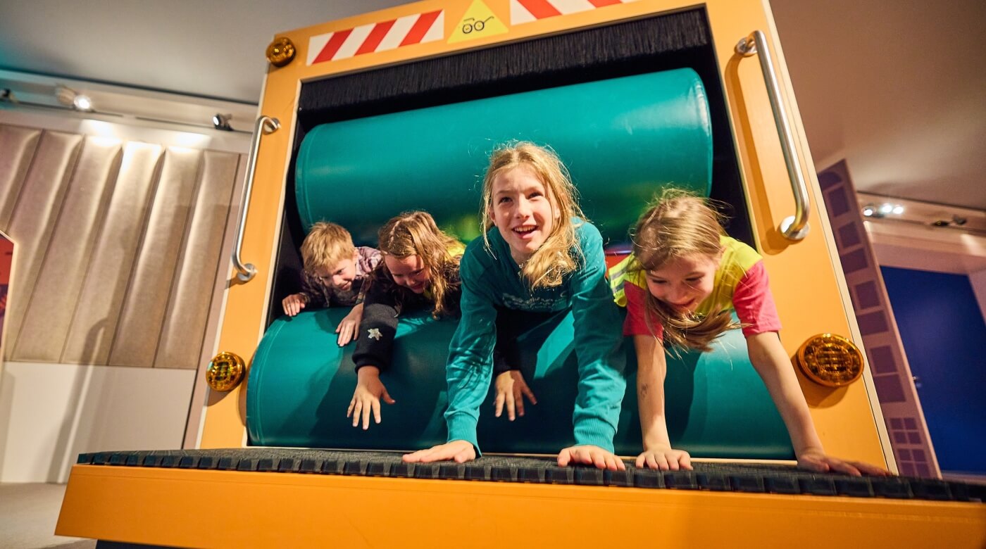 Mitmachausstellung Ingelheim Kinder im Müllauto