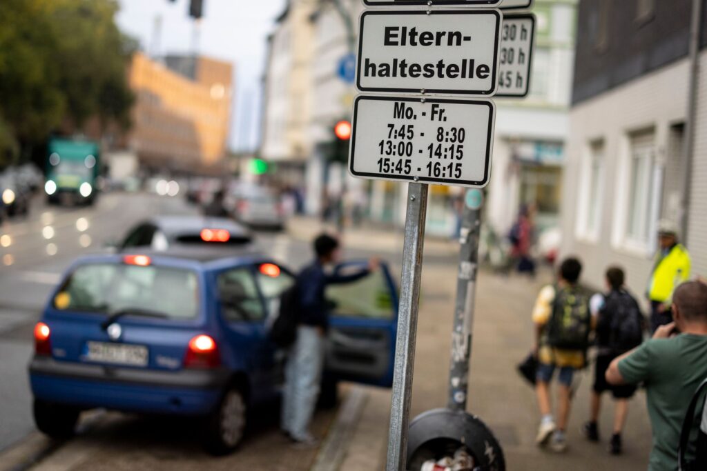 Haltestelle für die Eltern