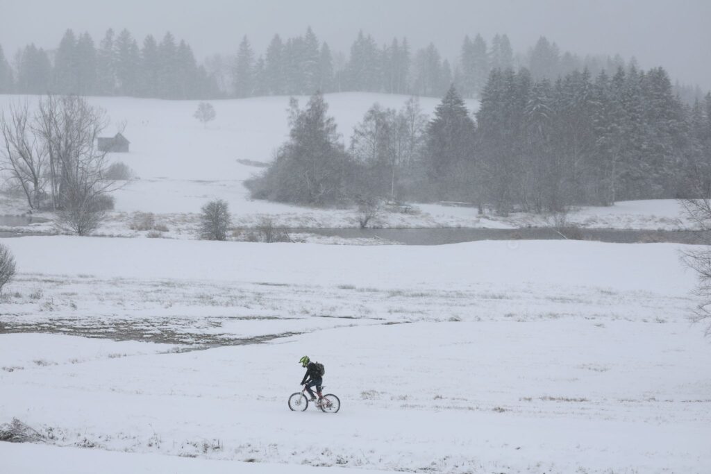 Schneefall in höheren Lagen Bayerns