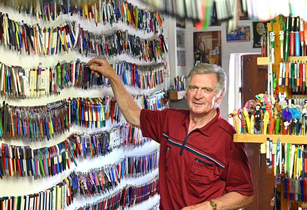 Klaus Kuhnhold sammelt 25.000 Kugelschreiber