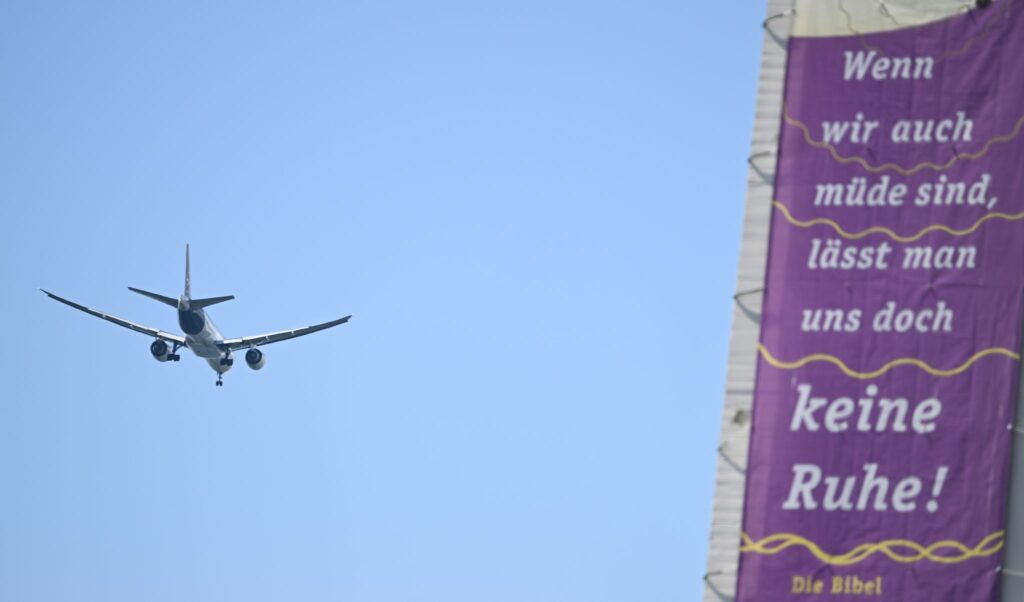 Flugzeug über Neu-Isenburg