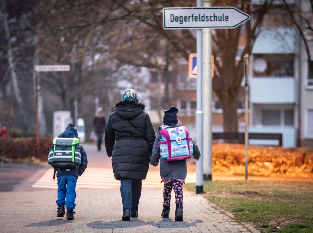 Schulweg - «Elterntaxi«