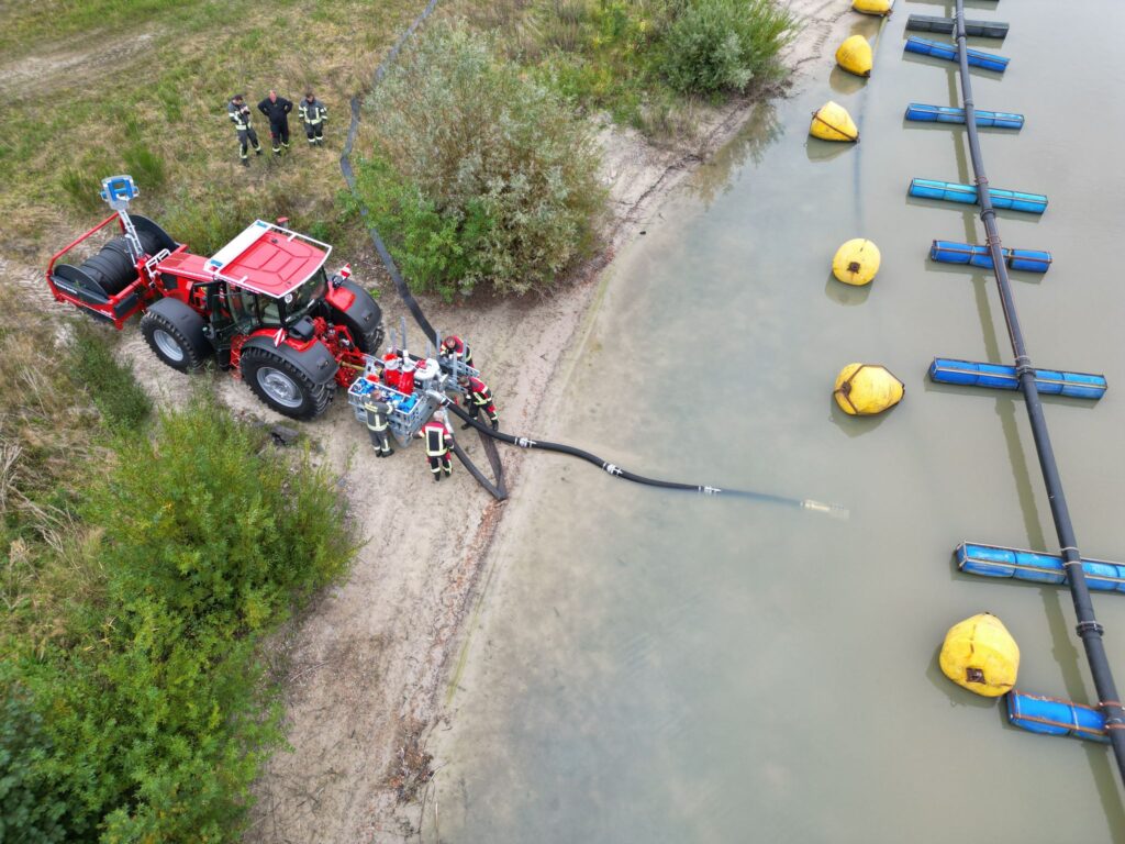 Neuer Einsatztraktor der Feuerwehr Wiesmoor