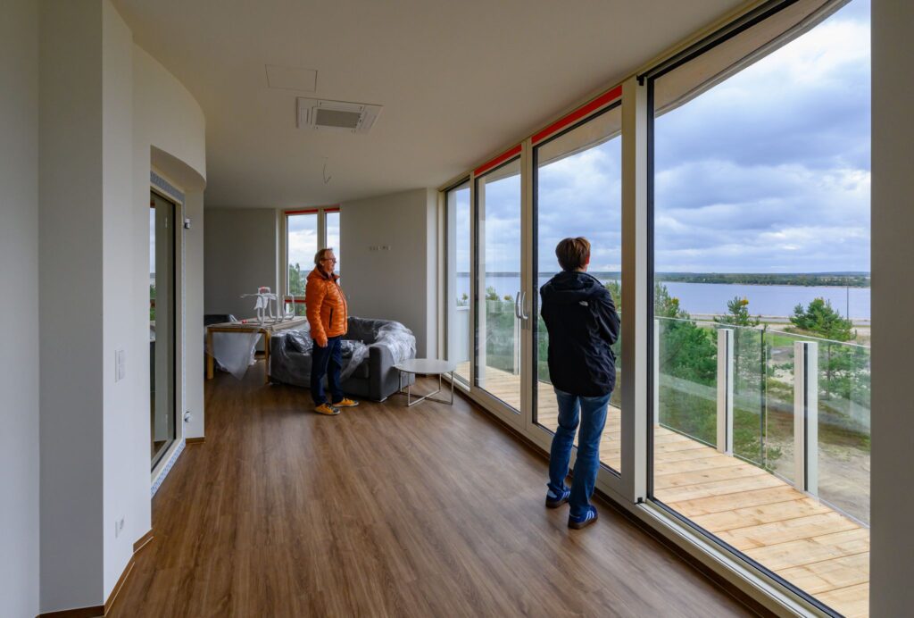 Ferien am Windradturm: Upcycling-Projekt in acht Metern Höhe