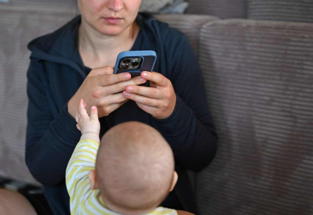 Alltag Mutter mit Baby