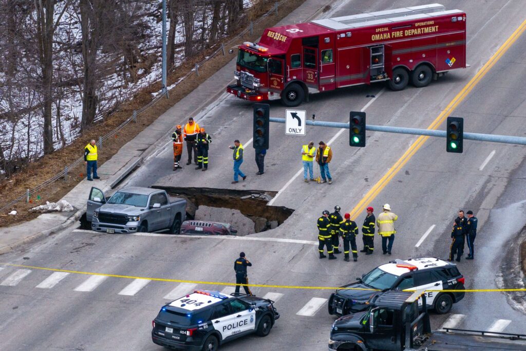 Straße in Nebraska bricht ein