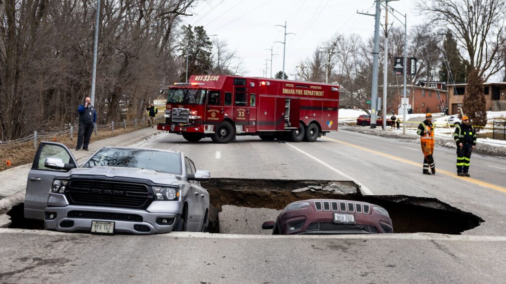 Straße in Nebraska bricht ein
