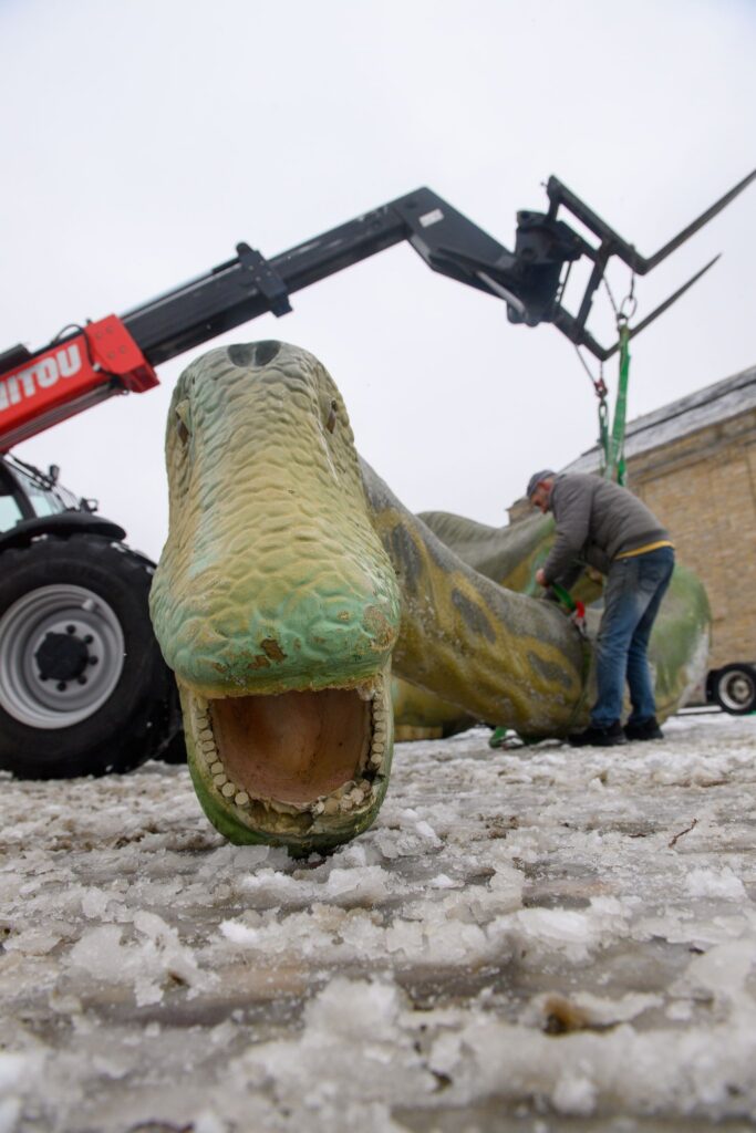 Aufbau der Magdeburger Dinosaurier-Ausstellung