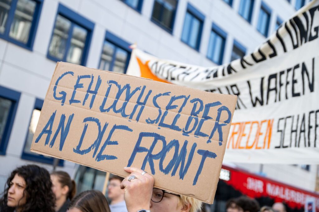 Bundesweiter Schulstreik gegen Wehrpflicht - Bamberg