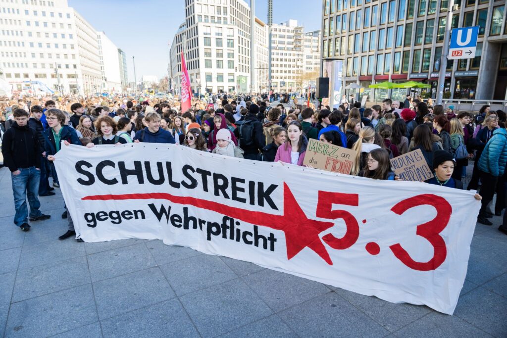 Bundesweiter Schulstreik gegen Wehrpflicht - Berlin