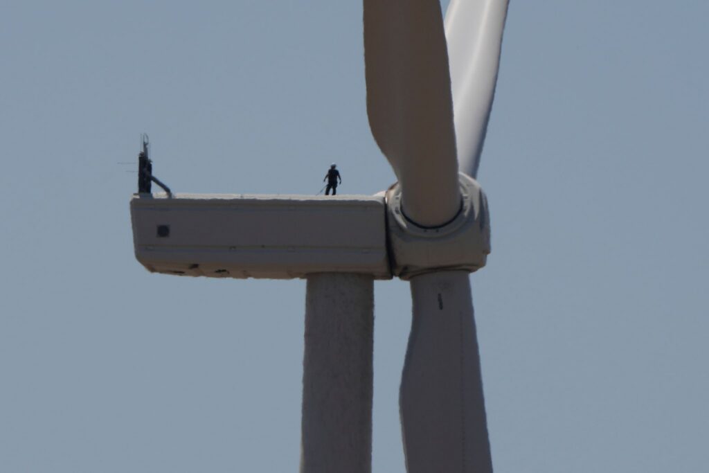 Wartungsarbeiten an Windkraftanlage