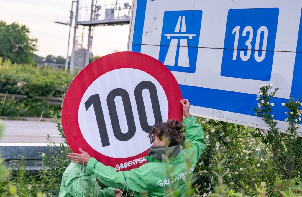 Greenpeace-Aktion für Tempolimit auf Autobahnen