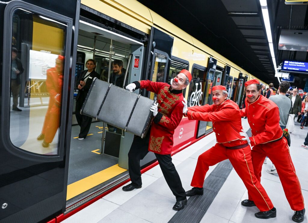 Eröffnung der S-Bahnstrecke Hauptbahnhof-Gesundbrunnen