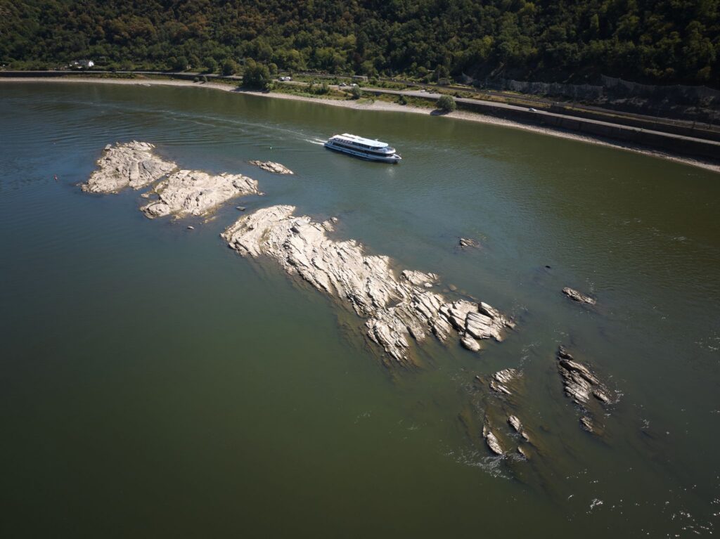 Niedrigwasser Rhein bei Kaub