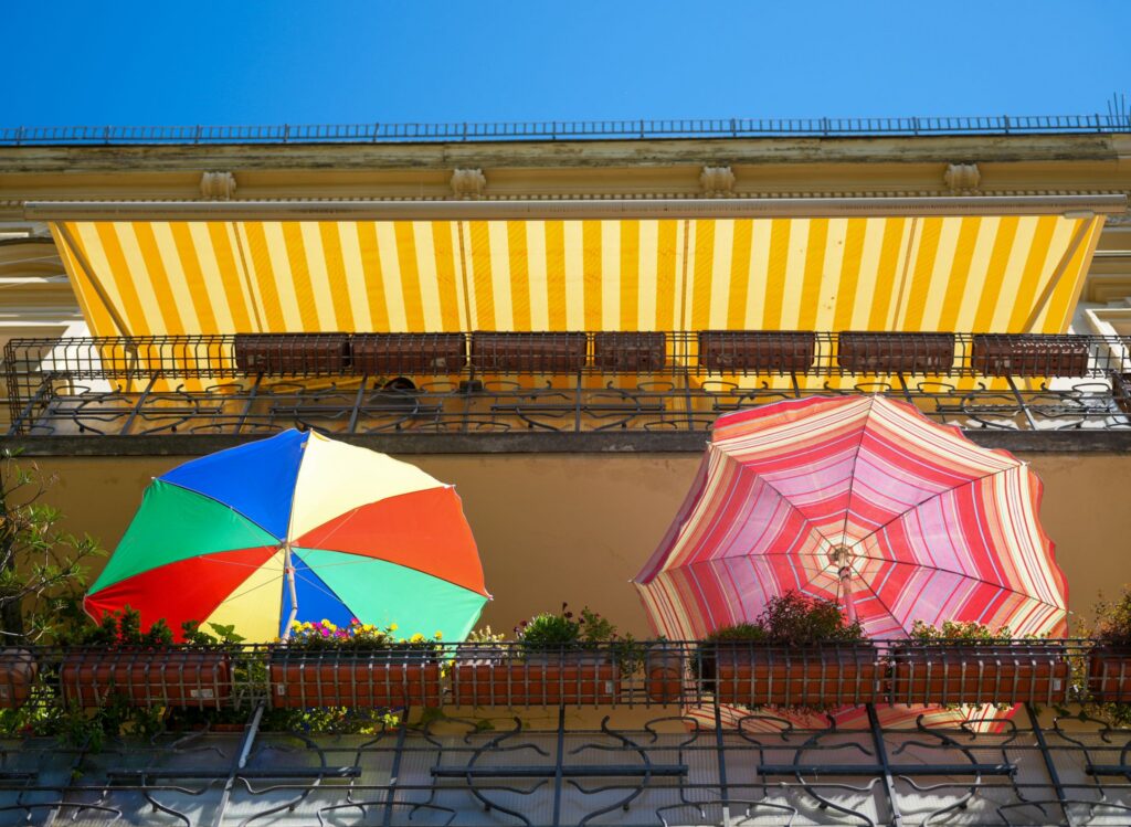 Wetter in Deutschland - Sonnenschirme in Berlin
