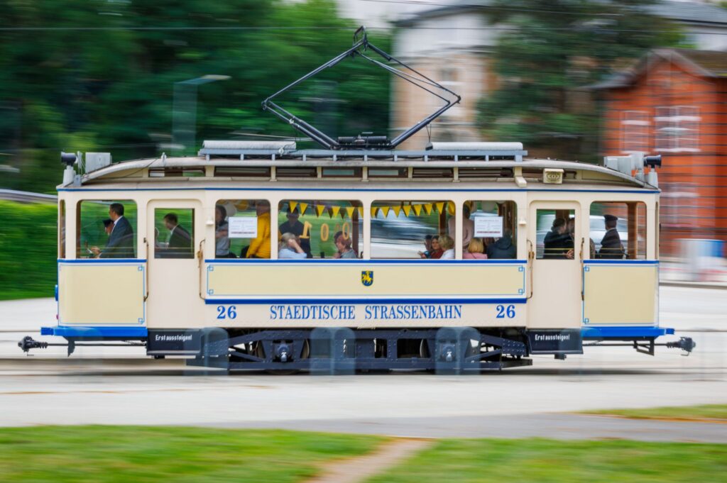 Straßenbahn feiert 100. Geburtstag