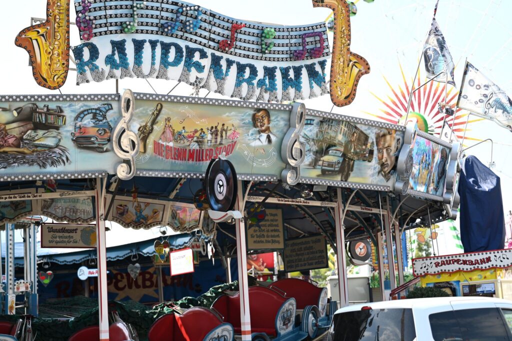 Vor Beginn der Rheinkirmes