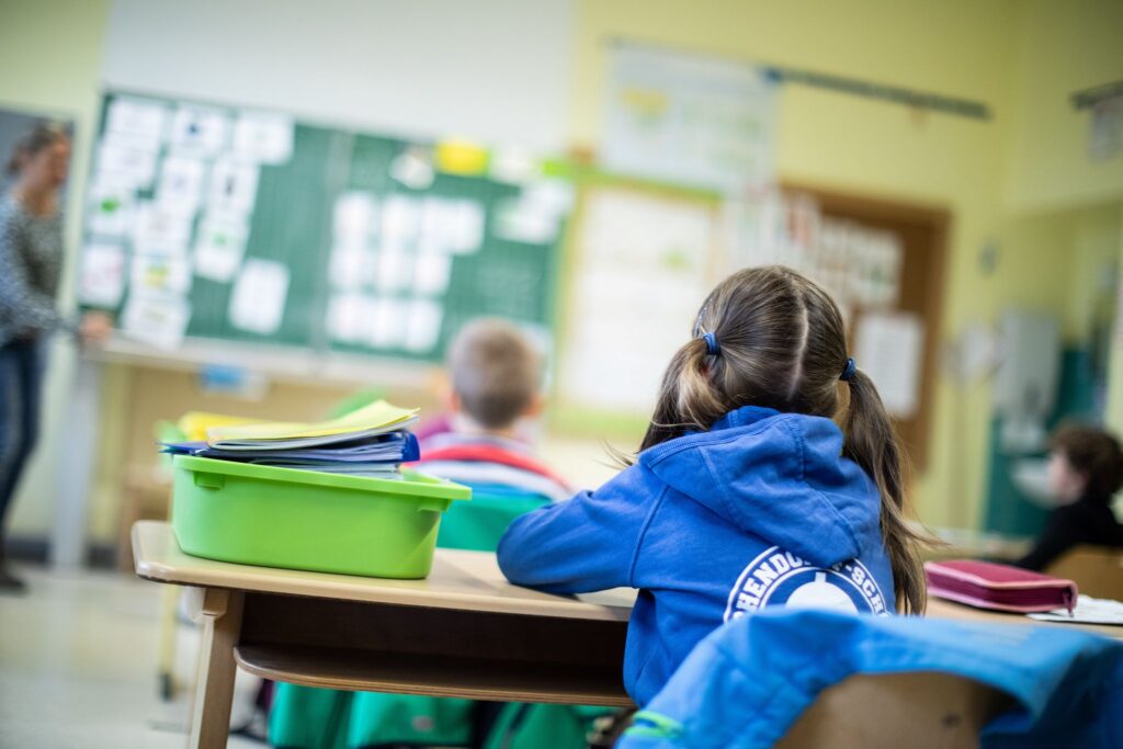 Nach dem Unterricht kann man in der Schule bleiben.
