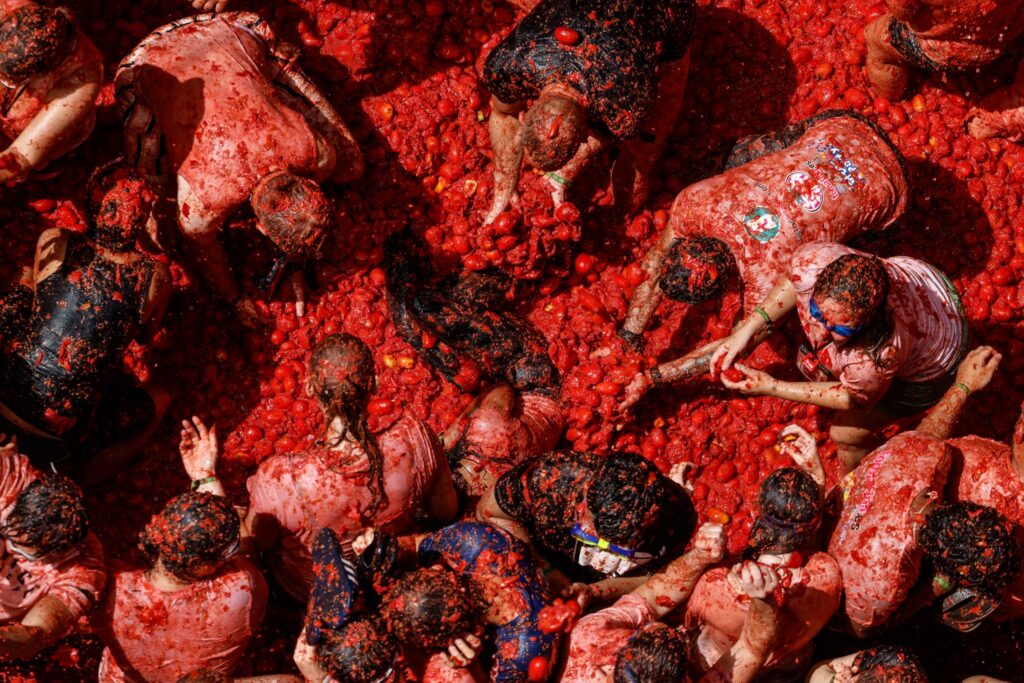 «La Tomatina»: Tomatenschlacht in Spanien