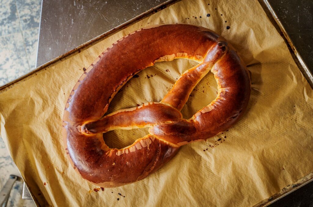 Bäcker backt Einschulungs-Brezeln