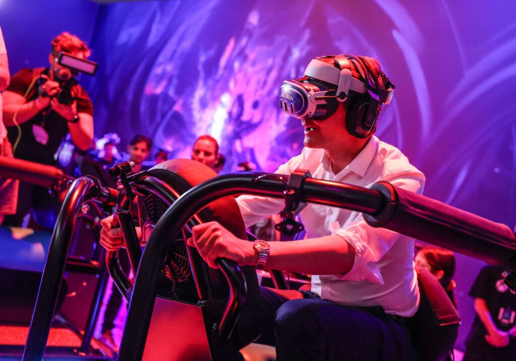 Hendrik Wüst auf der Gamescom