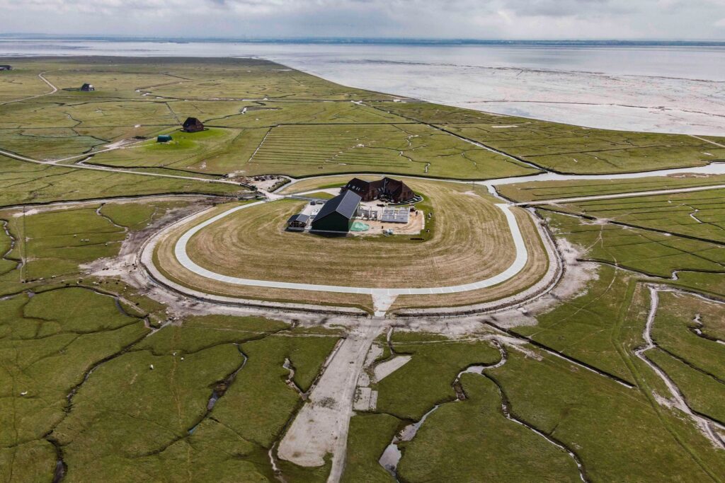 Hallig Nordstrandischmoor wird zur Klimawarft