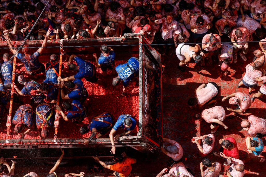«La Tomatina»: Tomatenschlacht in Spanien