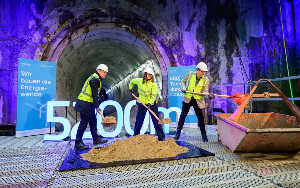 Symbolischer Tunneldurchschlag der SuedLink-Elbquerung