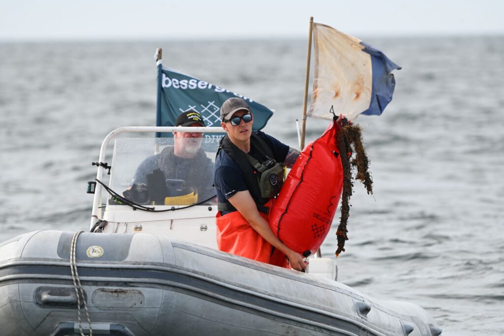 Bergung von Geisternetzen aus der Nordsee