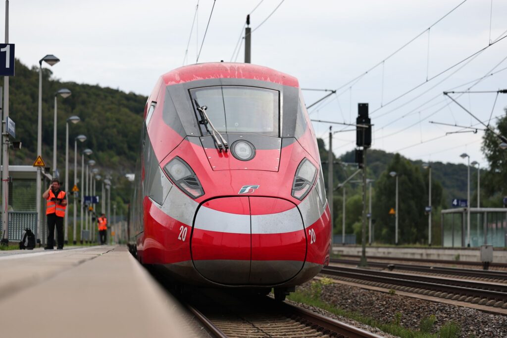 Italienischer Schnellzug Frecciarossa