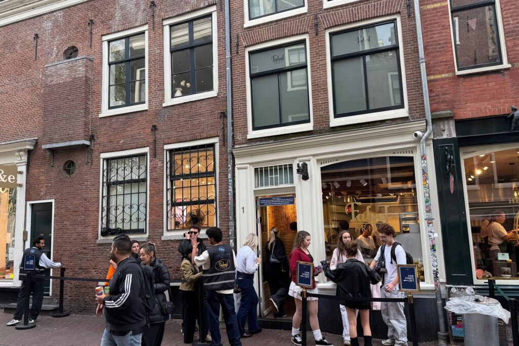 Riesenärger um Fritten-Bude in Amsterdam