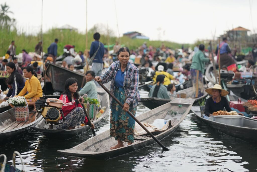 Schwimmender Markt in Myanmar