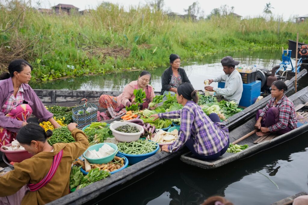 Schwimmender Markt in Myanmar
